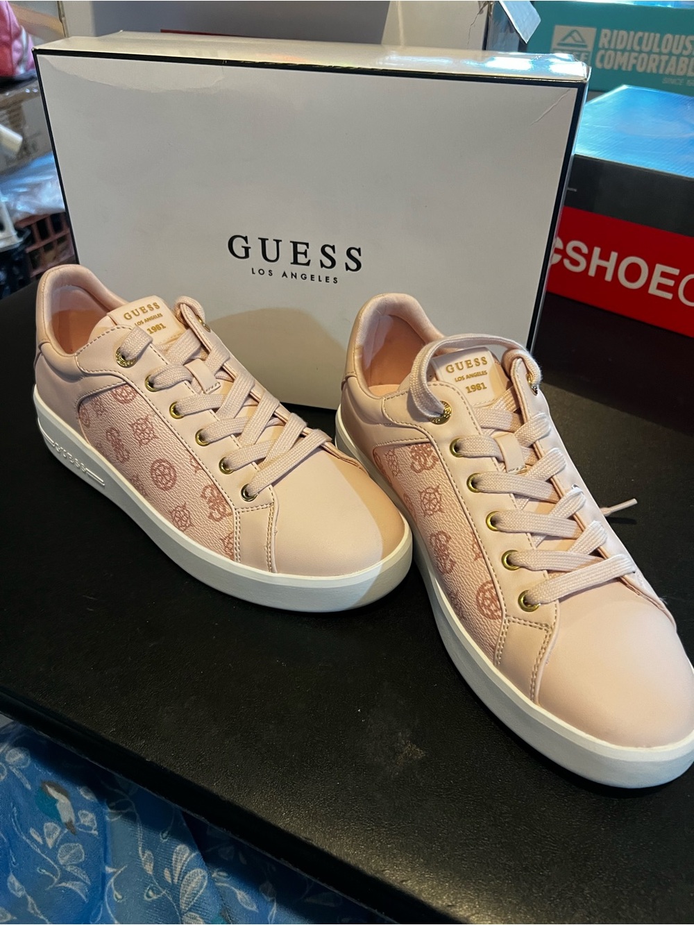 Ladies GUESS Blush Pink Logo-Print Low-Top Sneakers